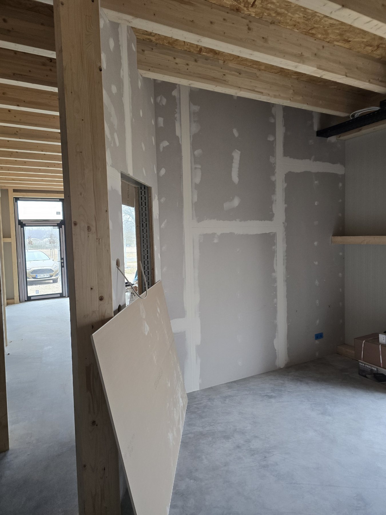 Innenwand während der Malerarbeiten in Bad Doberan