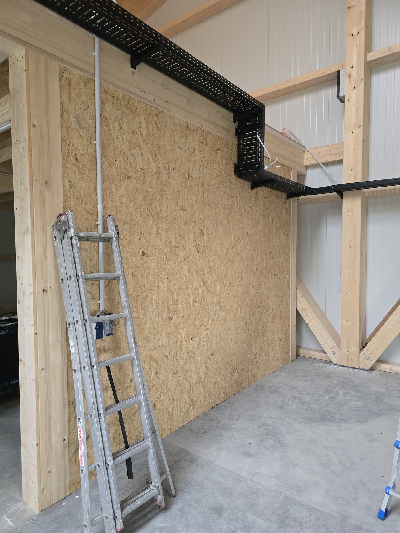 Innenwand während der Malerarbeiten in Bad Doberan