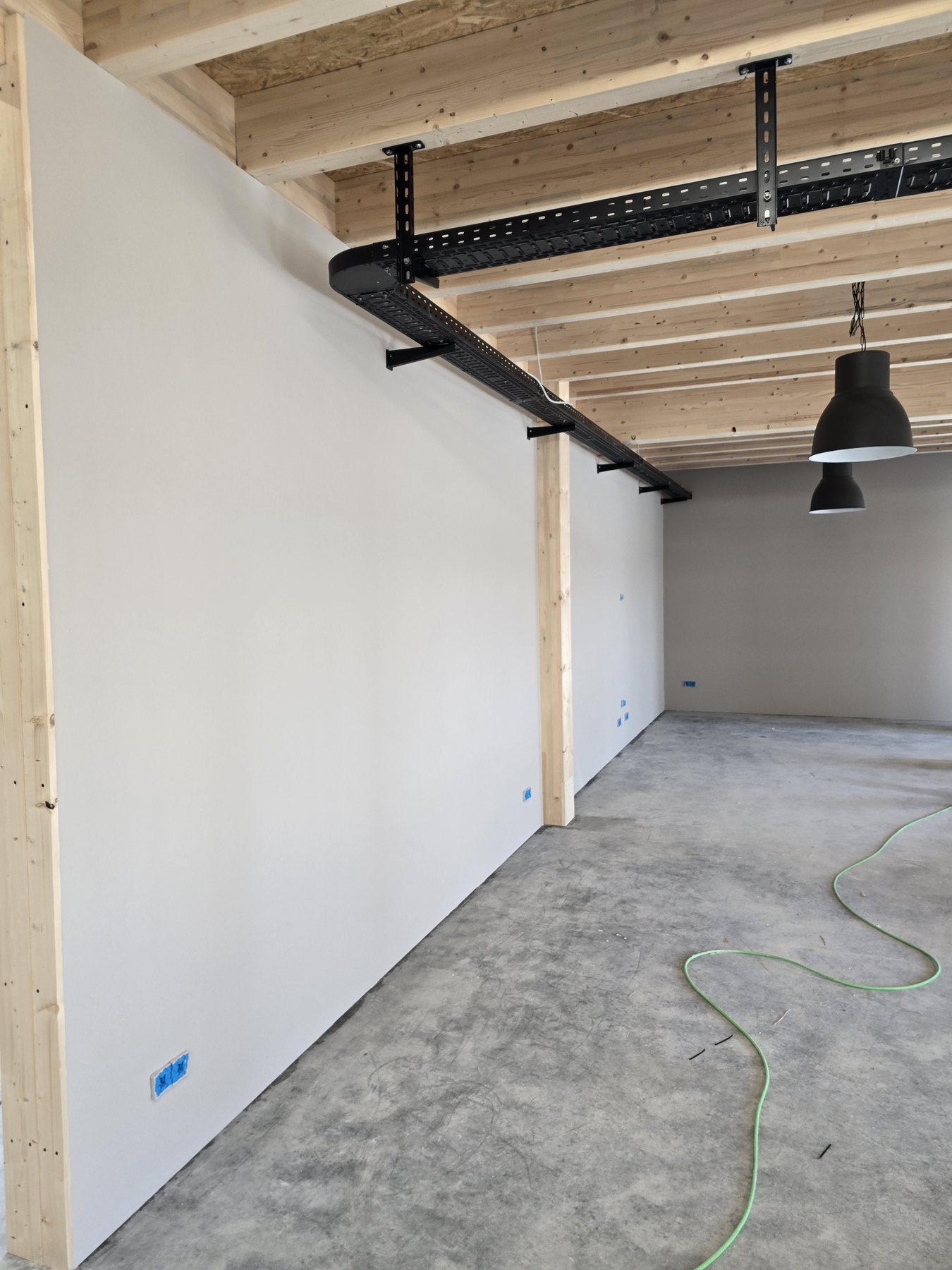 Innenwand während der Malerarbeiten in Bad Doberan