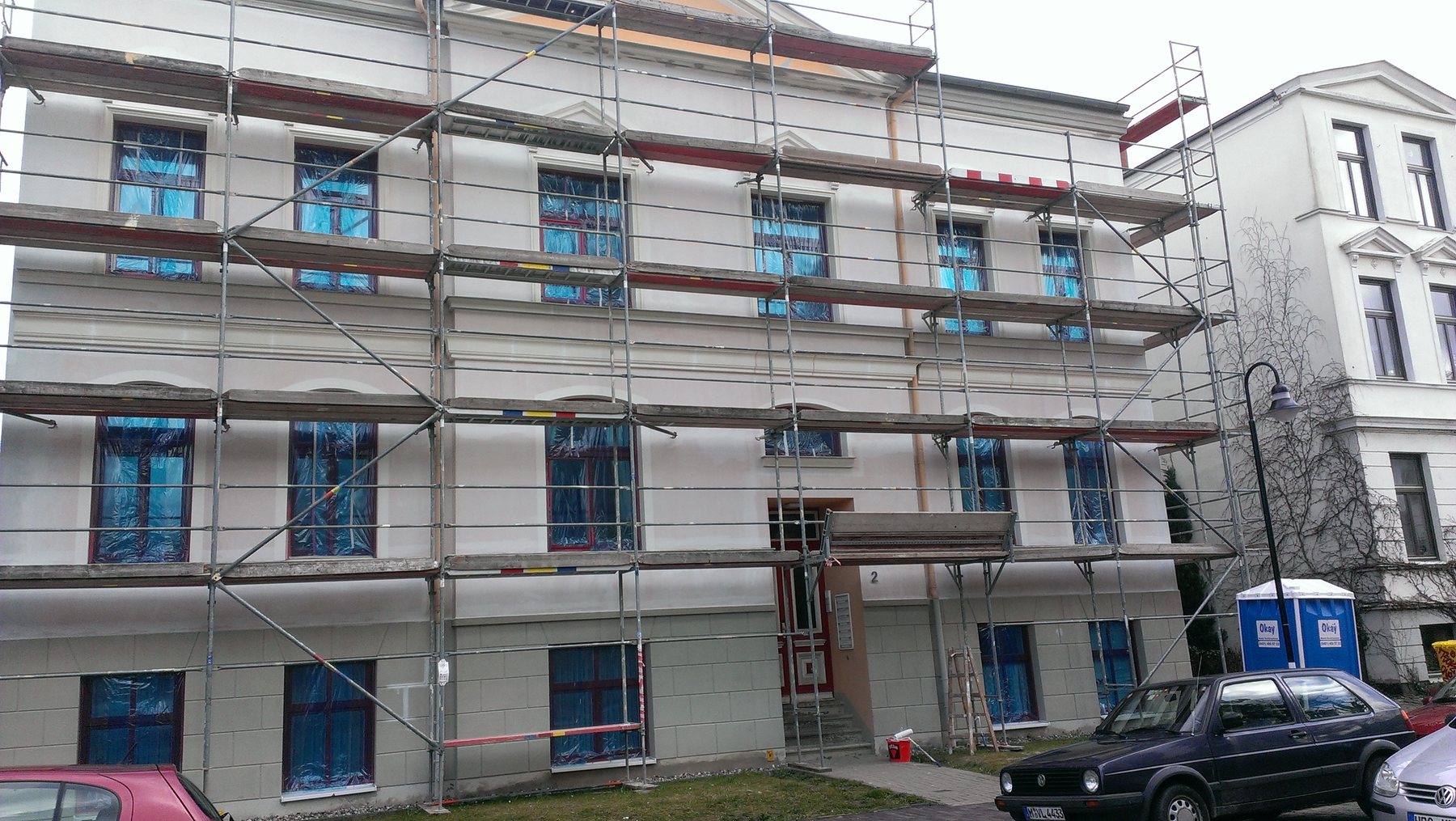 Fassade nach dem ersten Anstrich